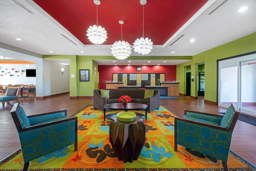 La Quinta Inn & Suites by Wyndham Leesville Ft. Polk - photo 6