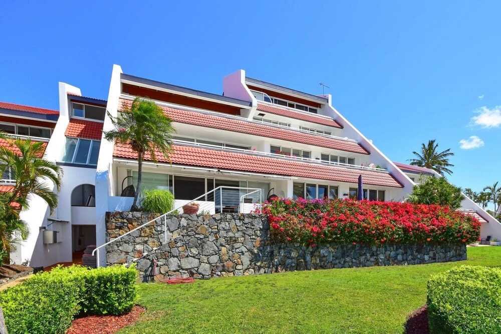 Bella Vista East 4 Oceanview Golf Buggy Valet Service & Shared Pool — 4-Star Luxury Hotel in Hamilton Island, Australia