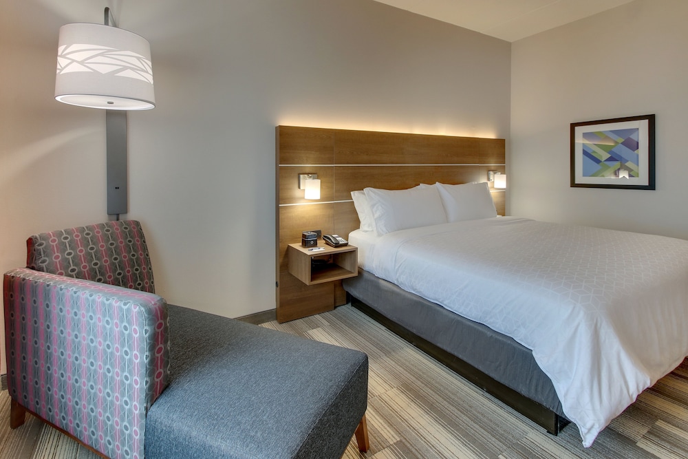 Holiday Inn Express & Suites Nashville Metrocenter Downtown by IHG - photo 16