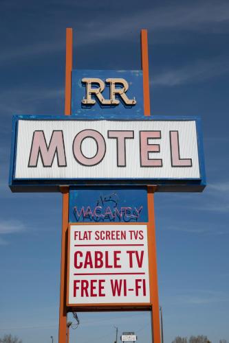 R&R Motel in Harvey, United States