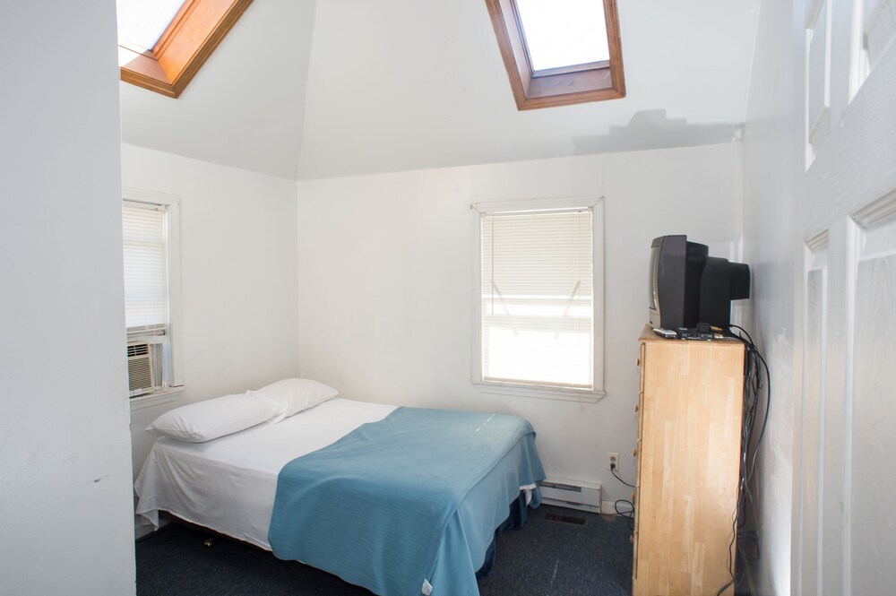 Nautical Motel and Suites - photo 19