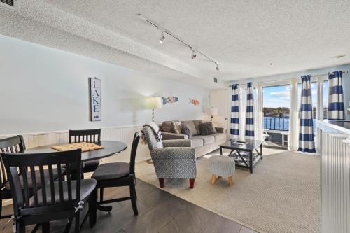 232 Edgewater Inn - photo 13