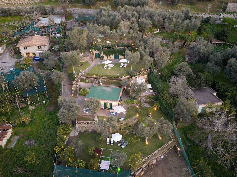 Villa Margherita Garden — 4-Star Luxury Hotel in Sorrento, Italy