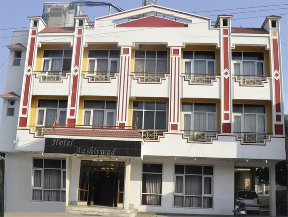 Goroomgo Hotel Aashirwad Katra in Riasi, India