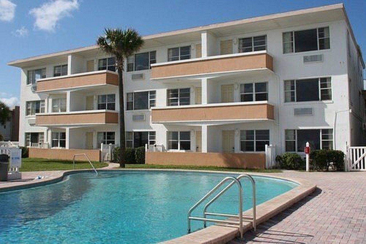 Driftwood Beach Motel in Ormond Beach, United States