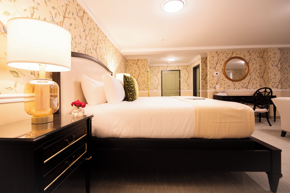 The Pathmaker Hotel - photo 22