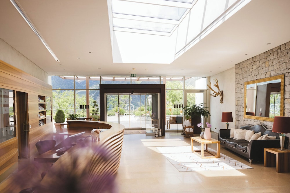 Hotel Hohenwart — carbon neutral stay, Scena