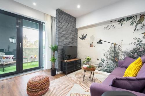 Central 18 Apartment New Building & Parking — 4-Star Luxury Hotel in Bucharest, Romania