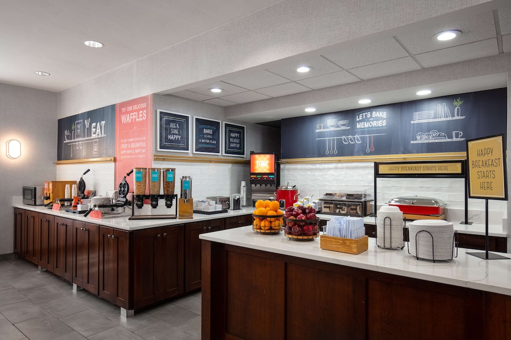 Hampton Inn & Suites El Paso Airport - photo 51