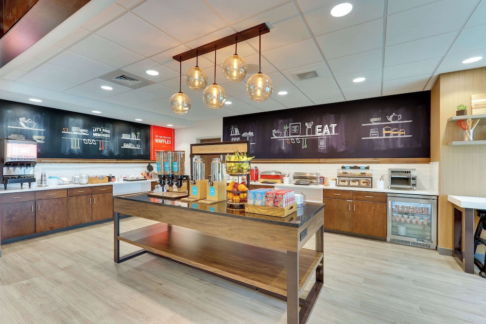 Hampton Inn Lebanon - photo 12