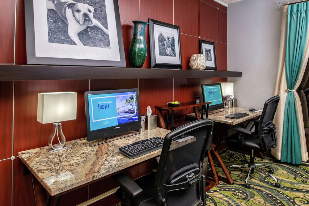 Hampton Inn Eugene - photo 43