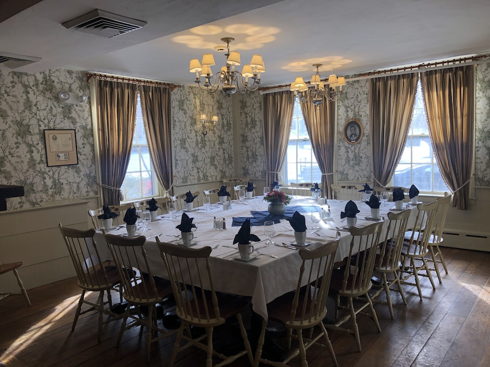 Concord's Colonial Inn - photo 23