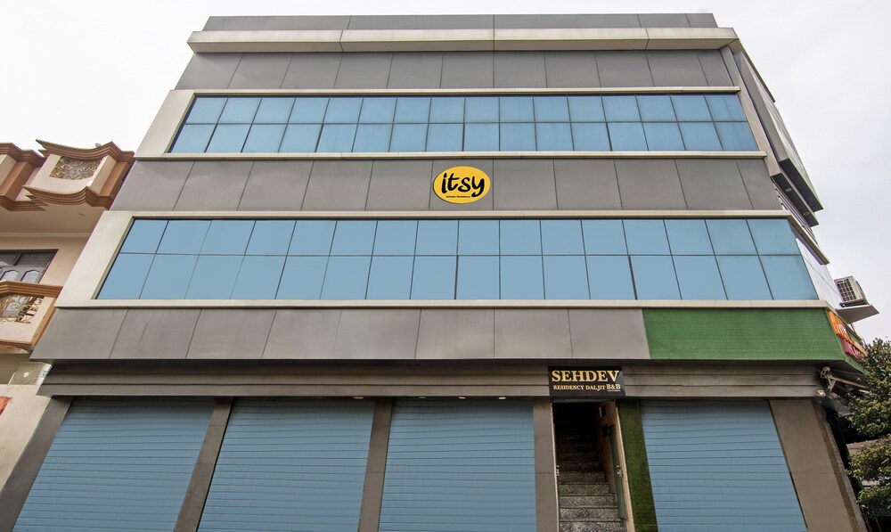 Itsy Hotels Sehdev Residency Near Golden Temple