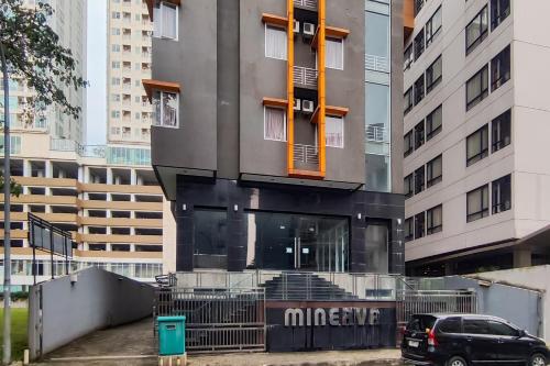 Reddoorz Plus Near Ice Bsd Minerva in Tangerang, Indonesia