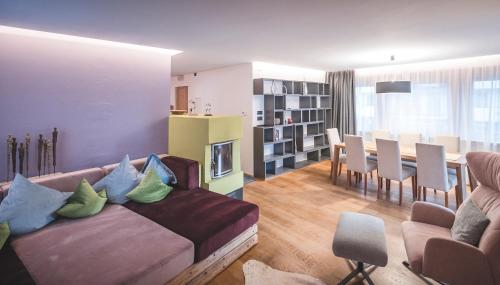 Dolce Vita Apartment — 4-Star Luxury Hotel in Valdaora Di Mezzo, Italy
