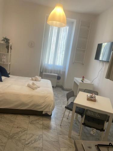 Charming studio in the center — 4-Star Luxury Hotel in Milan, Italy