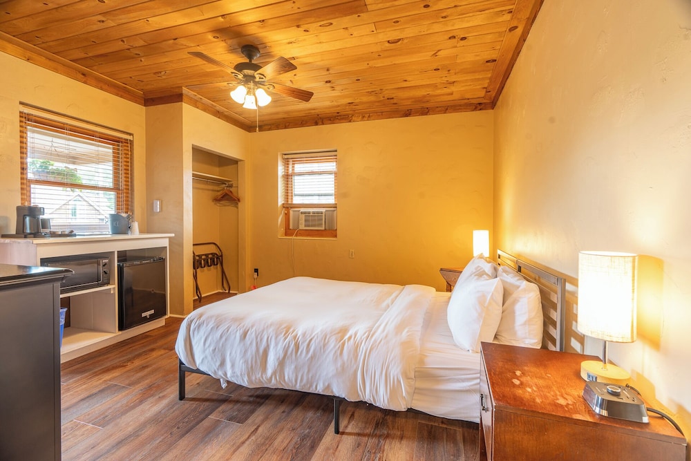 Ridgeway Inn - photo 40