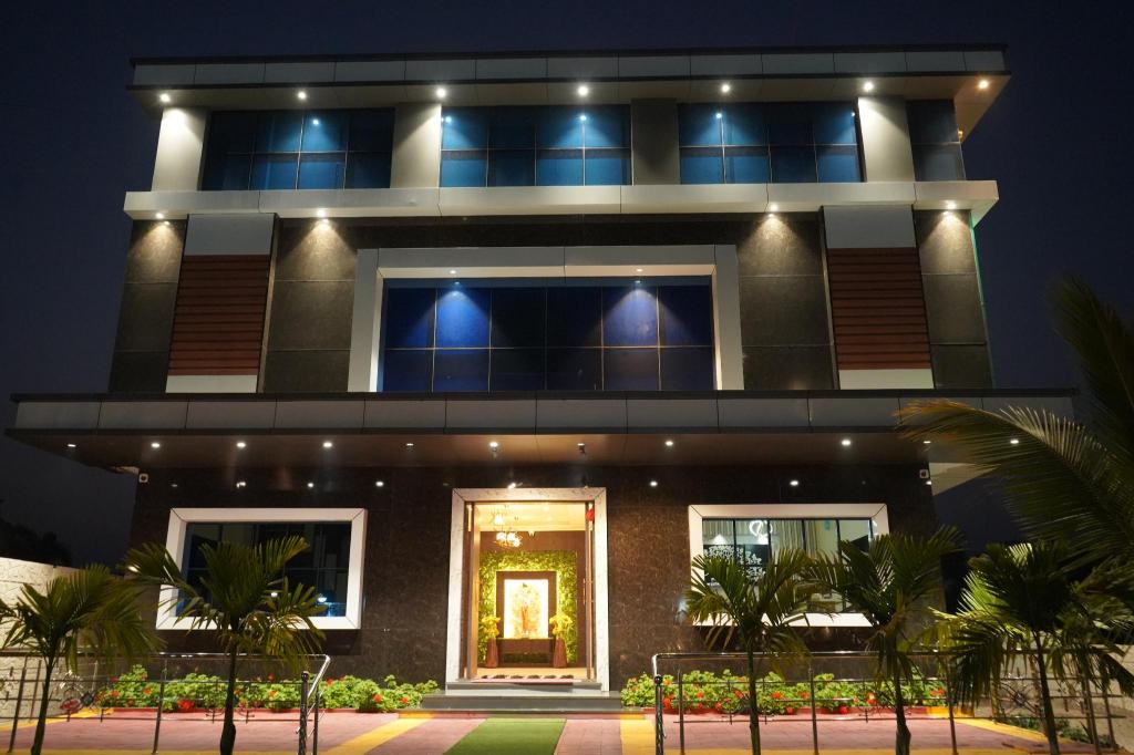 Vakratunda Executive - last minute hotel in Khed