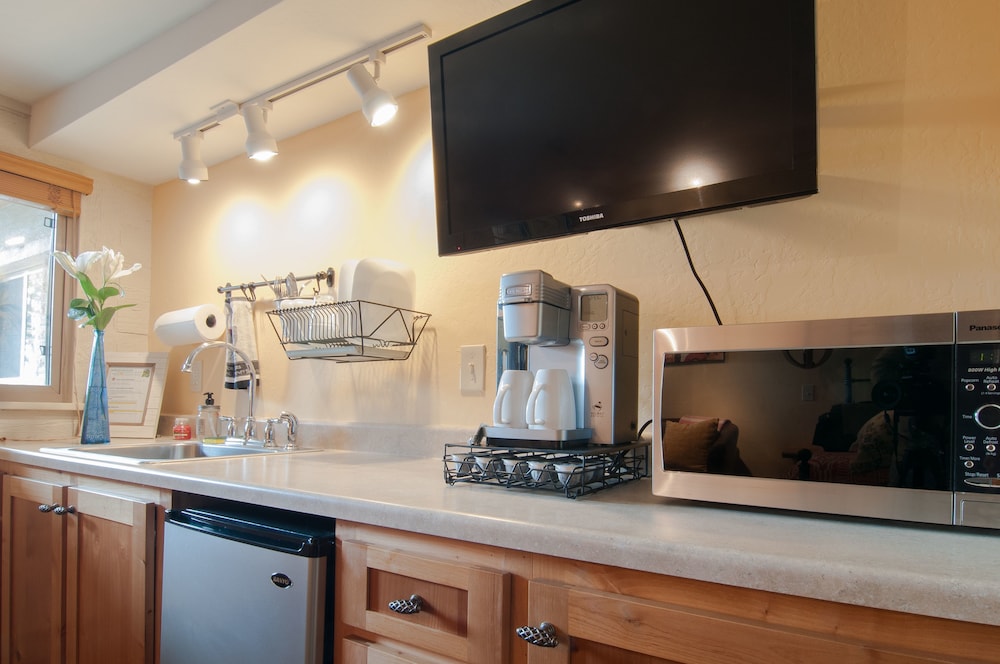 Boise Hillside Suites - photo 12