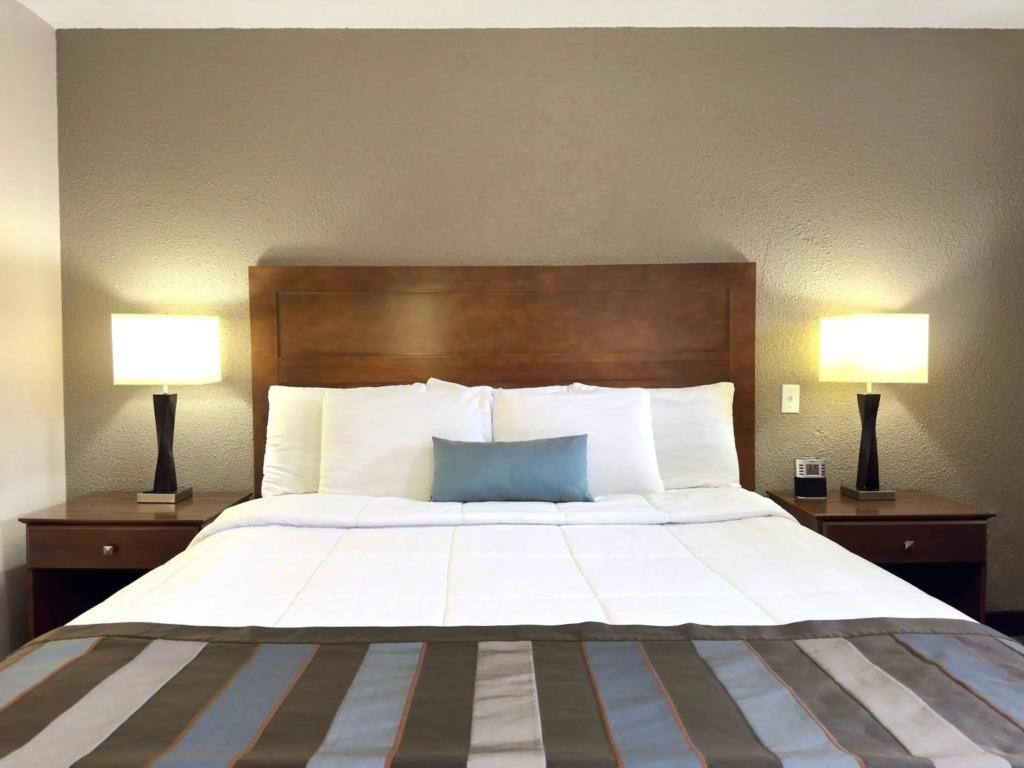 Super 8 by Wyndham Greensburg Latrobe - photo 3