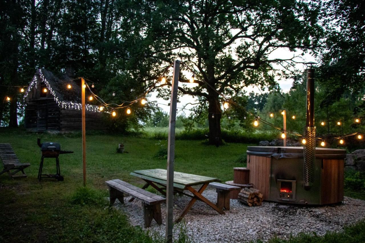 TaaliHomes Vanaküla Puhkemaja Saun ja kümblustünn hinnas in Unknown City, Estonia