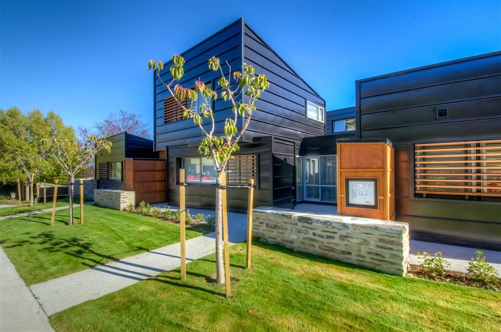22 Hallenstein Apartments by Staysouth — 4-Star Luxury Hotel in Queenstown, New Zealand