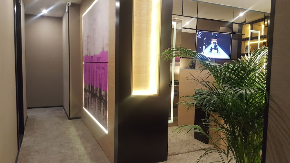 Dominic & Smart Luxury Suites Republic Square — Belgrade — photo 4