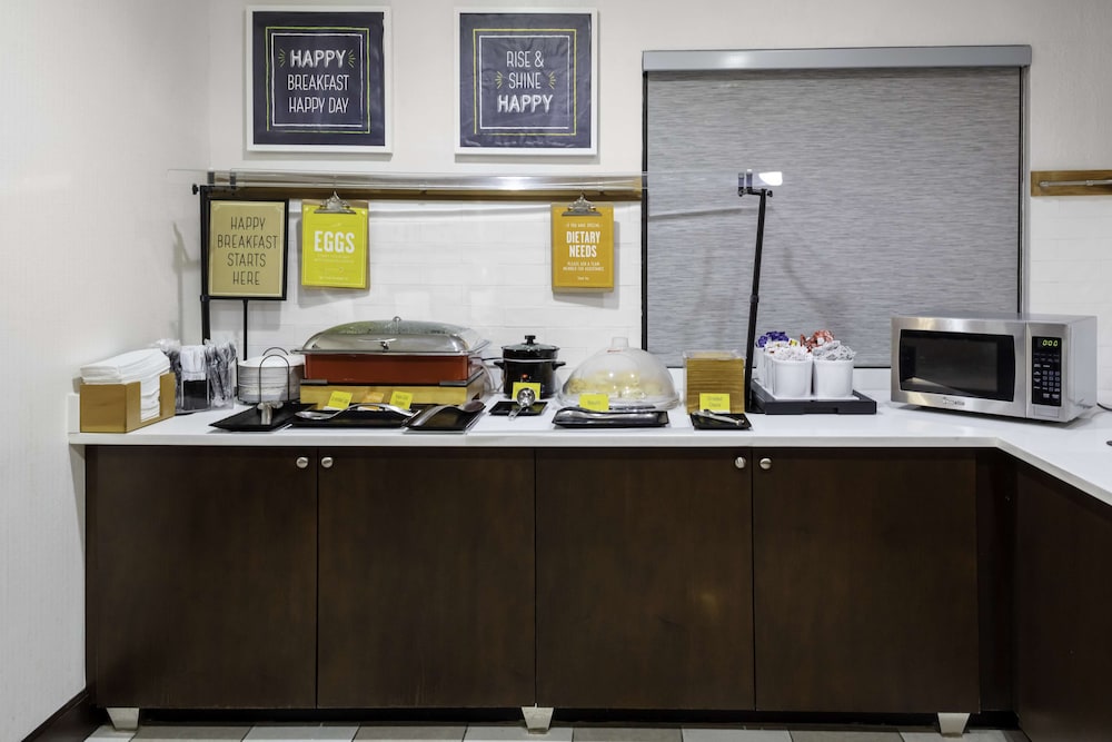 Hampton Inn Conyers - photo 43
