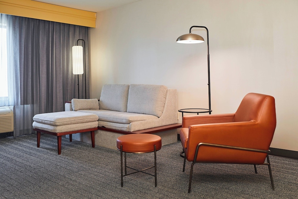 Courtyard by Marriott Medford Airport - photo 28
