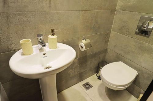 Comfortable 2BR Apt with 3 Balconies by Wehost