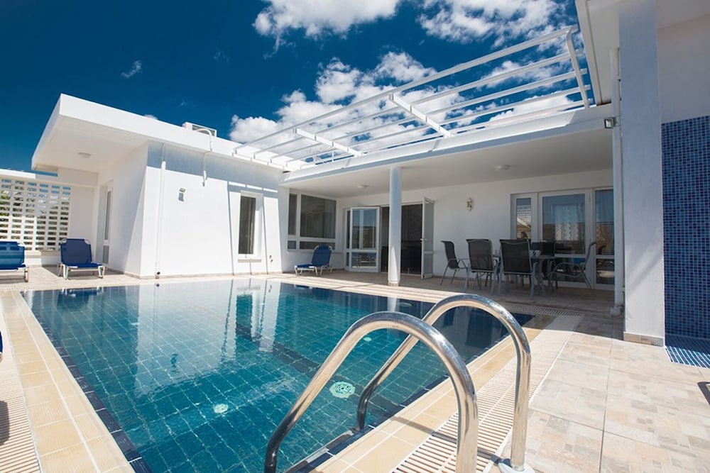 Villa for Rent in Ayia Napa 1201