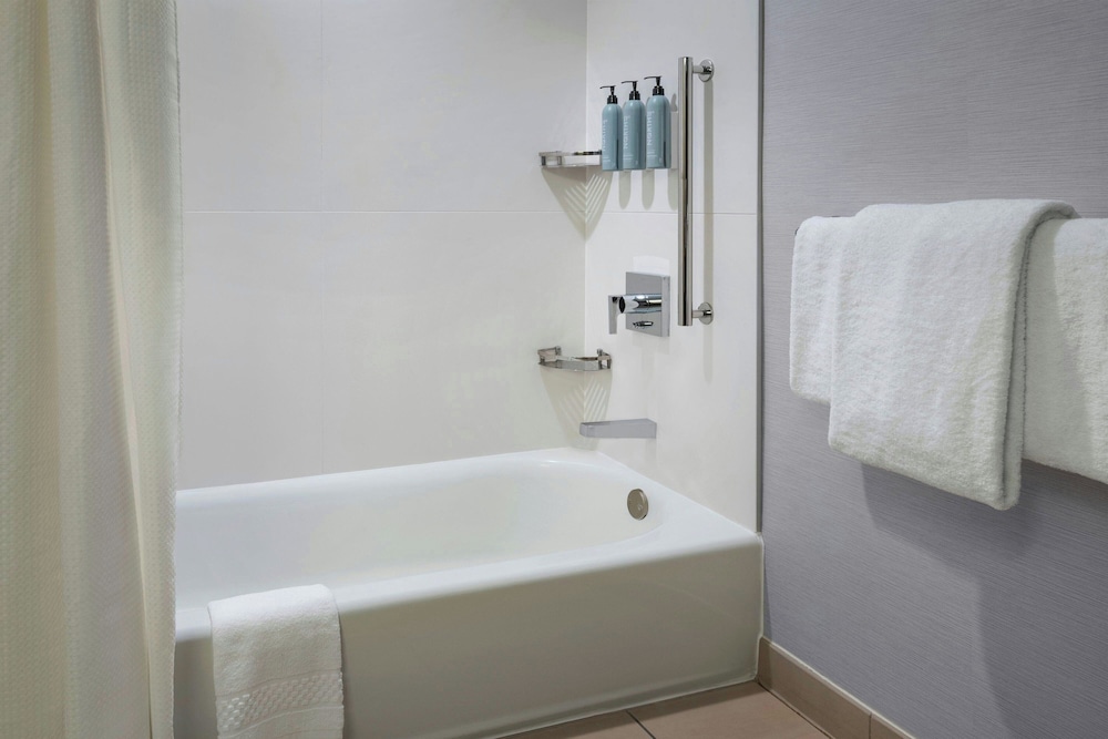 Courtyard by Marriott Paramus - photo 13