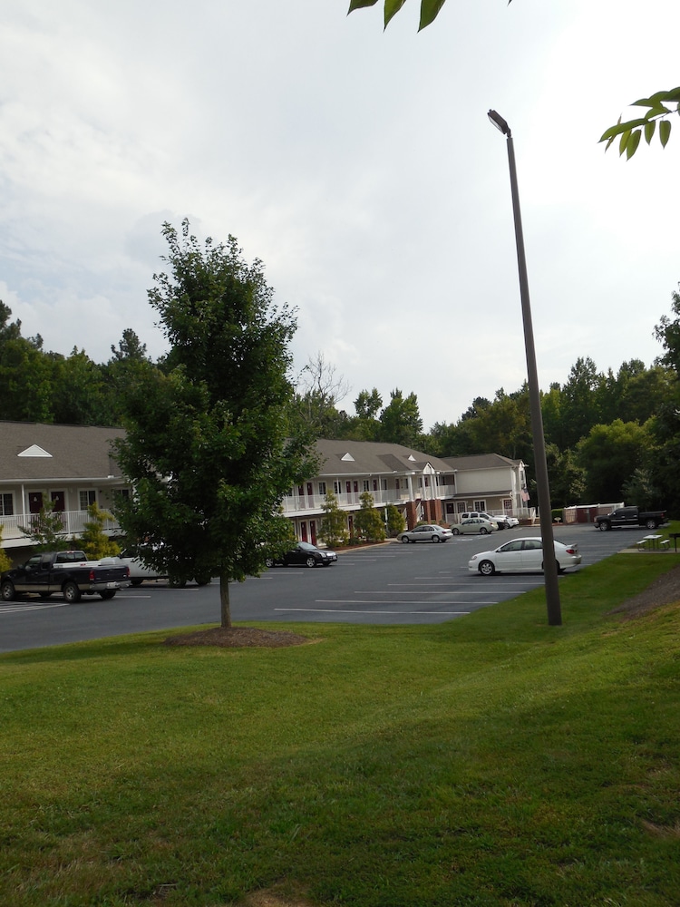 Affordable Suites Salisbury - photo 23