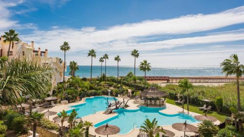 Frontline luxury 10 mins from Puerto BanA s RDR303 — carbon neutral stay, Estepona