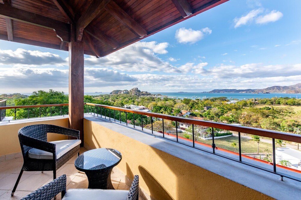 Modern immaculate unit in Flamingo with spectacular ocean views in Paraiso, Costa Rica
