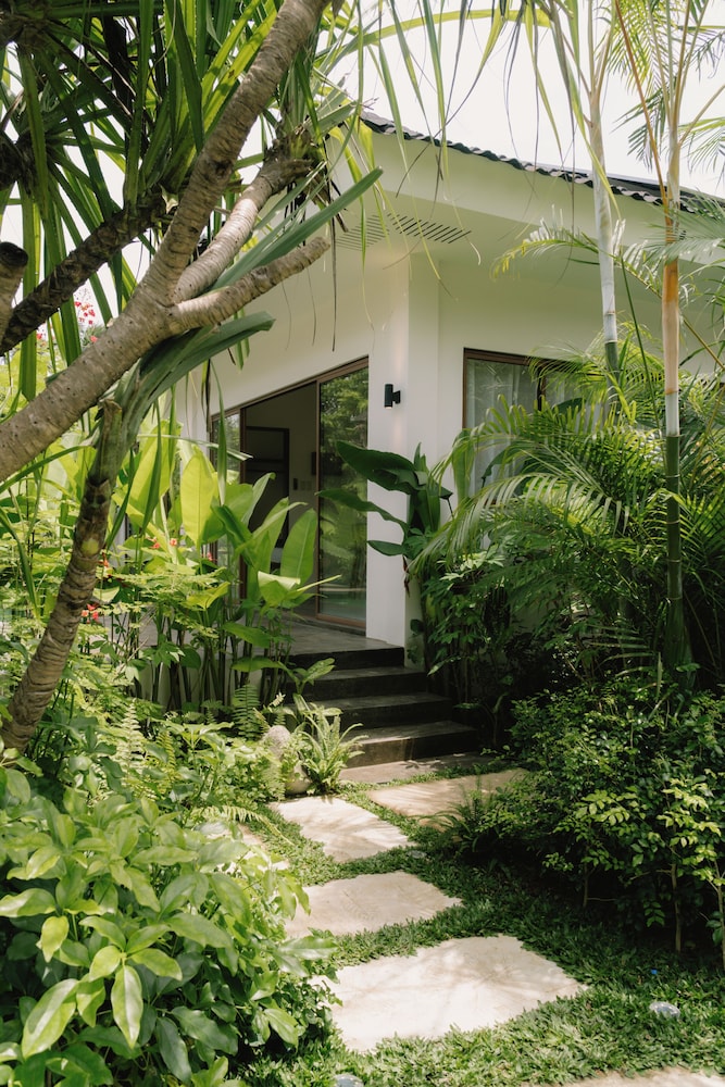 Ananda House — 4-Star Luxury Hotel in El Nido, Philippines