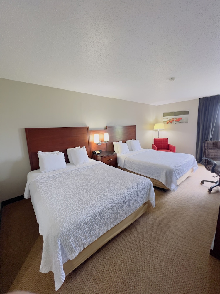 Days Inn by Wyndham Great Lakes Naval Base - photo 6