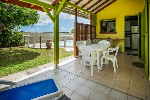 Villa Vanille Maison avec piscine partagée — 4-Star Luxury Hotel in Saint-Francois, Guadeloupe
