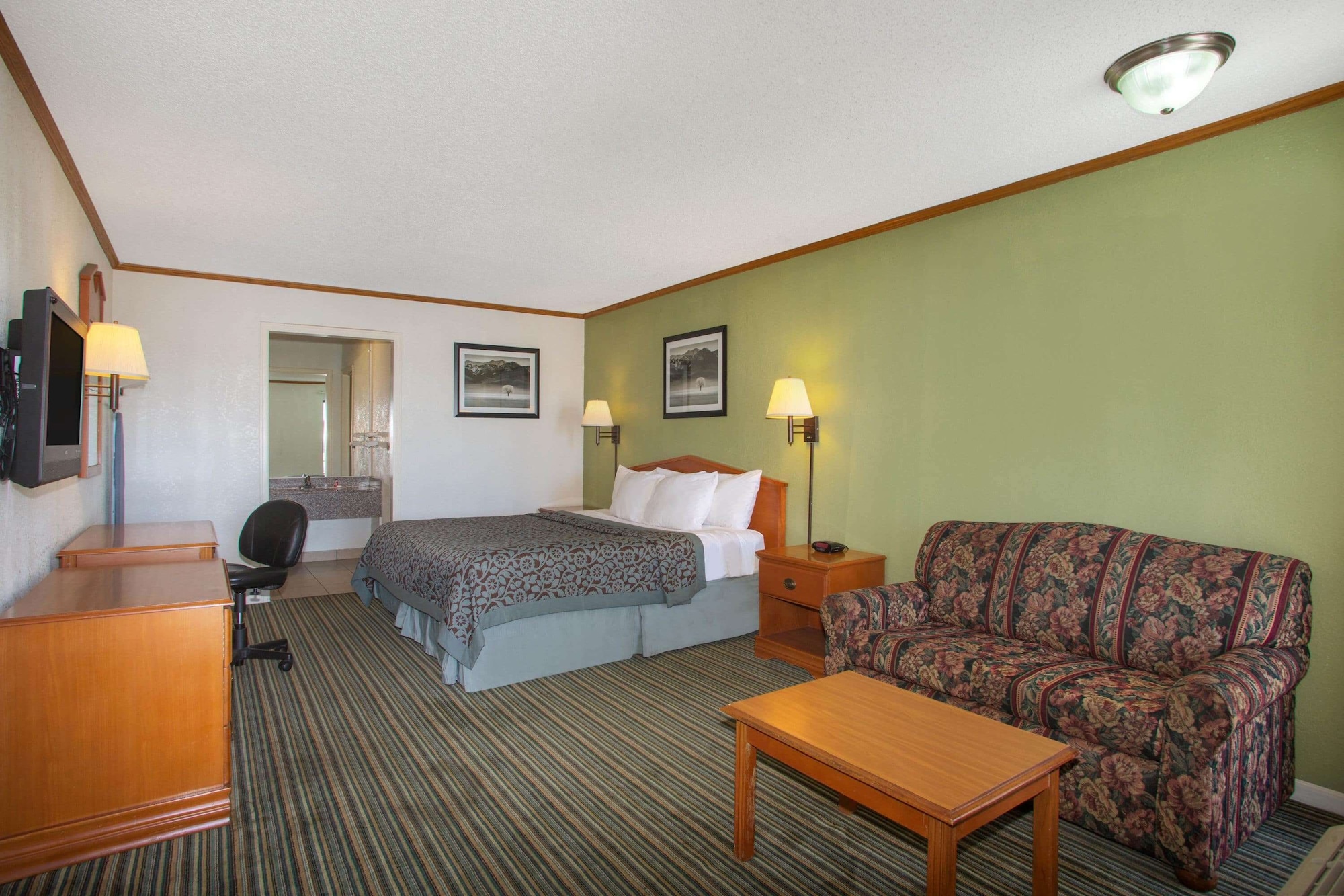 Days Inn by Wyndham Wichita West Near Airport - photo 4