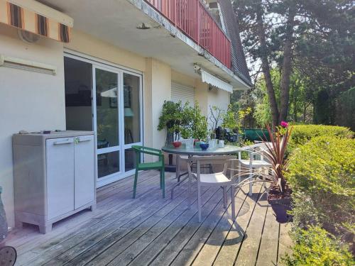 Studio Merville Franceville Plage 1 pièce 4 personnes FR 1 465 37 — 4-Star Luxury Hotel in Cabourg, France