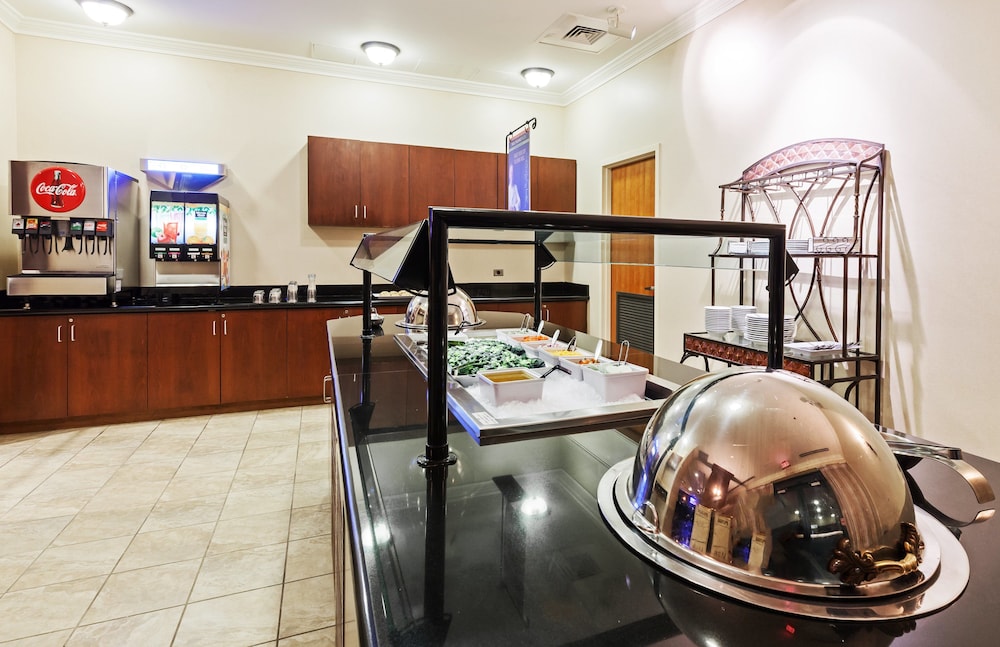 Staybridge Suites San Antonio Downtown Conv Ctr by IHG - photo 32