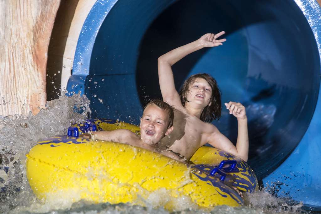 Edgewater Hotel & Waterpark - photo 10