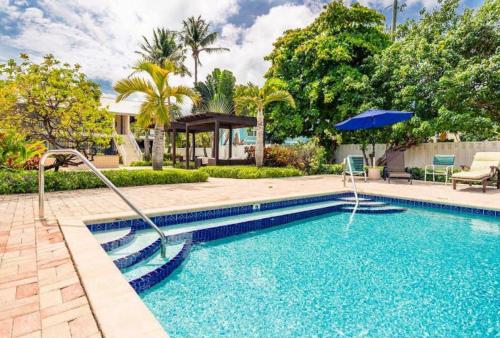 Beach Living at Island Pine Villas BLAW — 4-Star Luxury Hotel in George Town, Cayman Islands