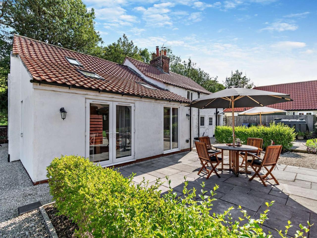 2 Bed in Langtoft 93140 - last minute hotel in Butterwick