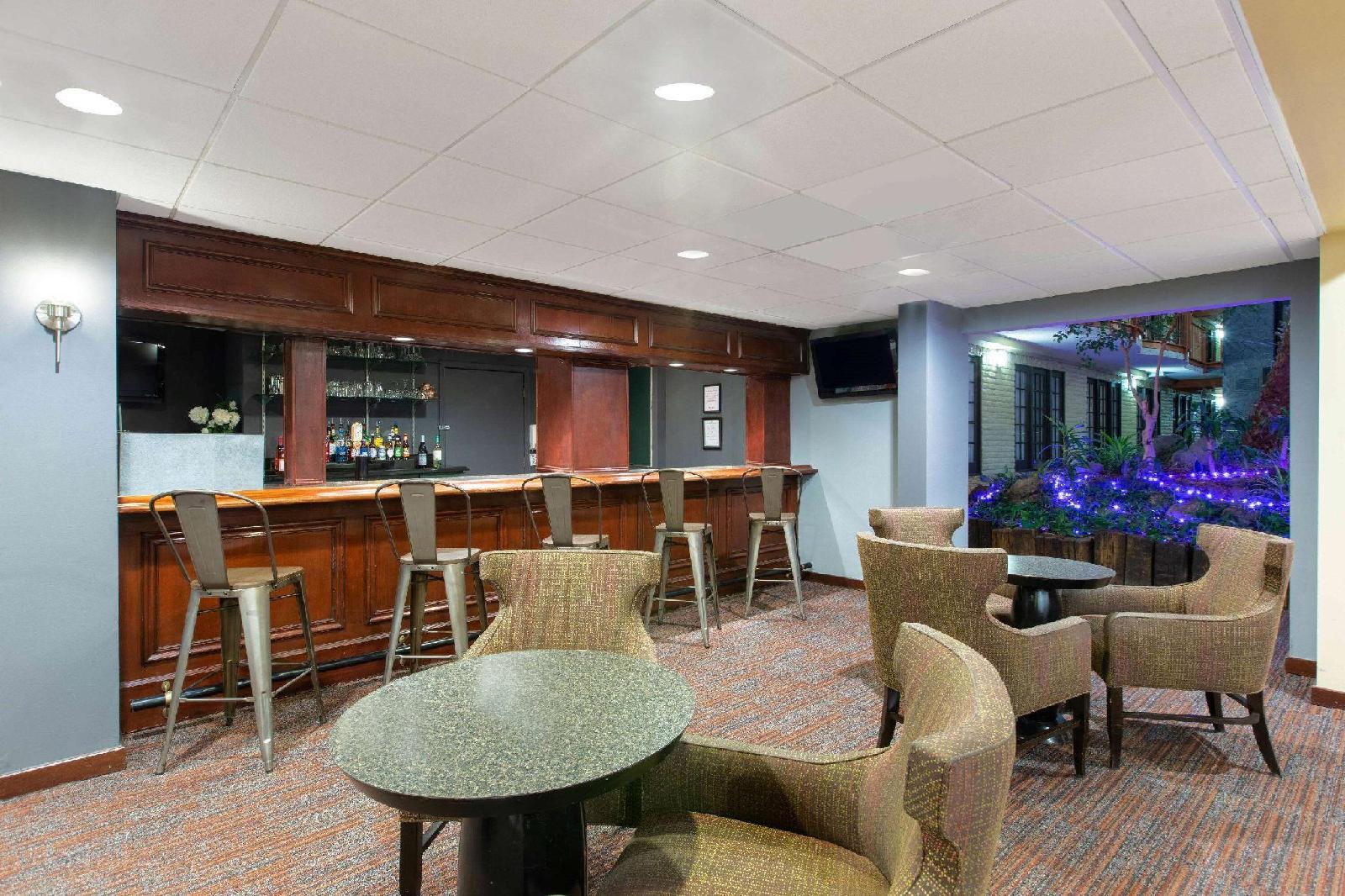 Aksarben Suites Trademark Collection by Wyndham - photo 22
