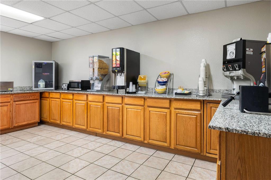 Days Inn by Wyndham Madisonville - photo 44