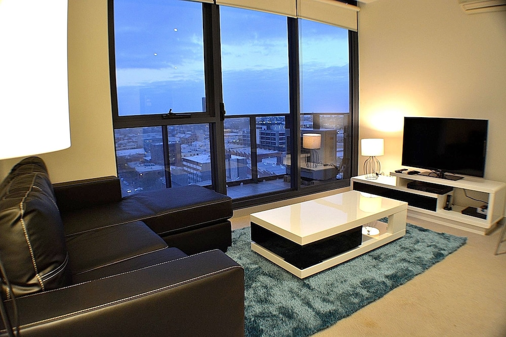 Royal Stays Apartments Clarendon St — 4-Star Luxury Hotel in Southbank, Australia