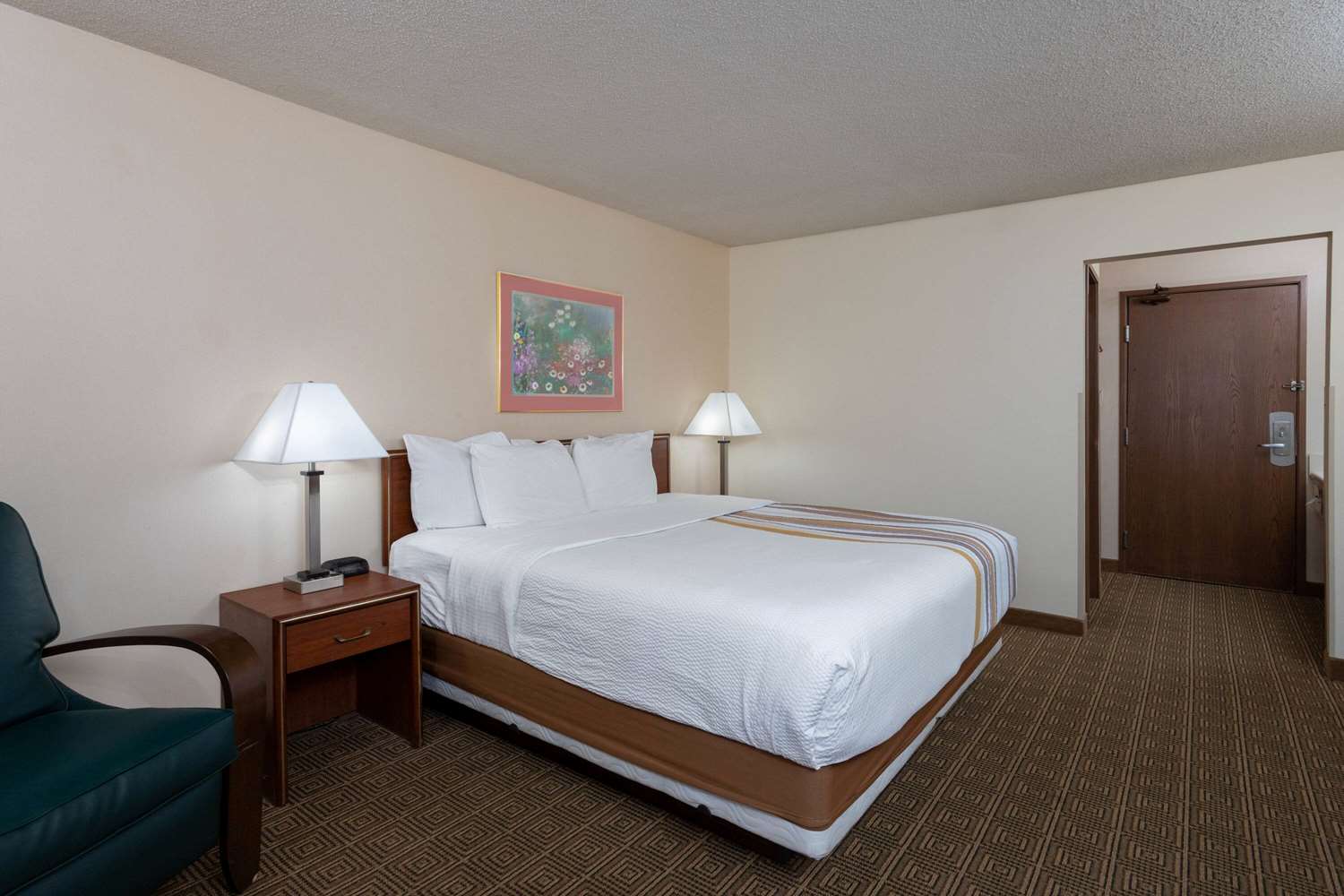 Norwood Inn & Suites Indianapolis East Post Drive - photo 16