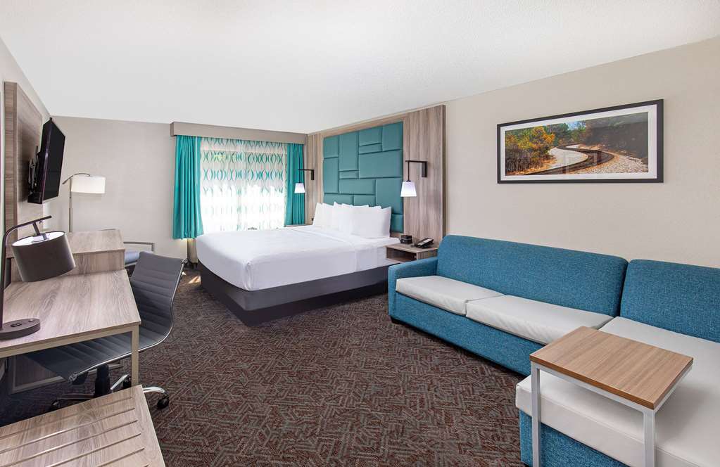La Quinta Inn by Wyndham Pigeon Forge Dollywood - photo 20