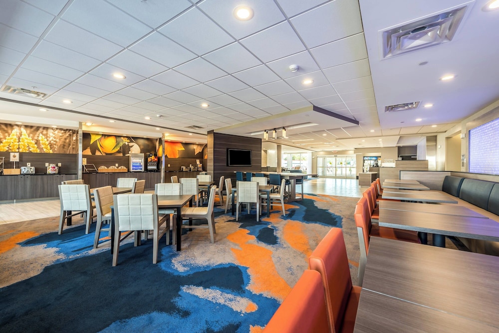 Fairfield Inn & Suites by Marriott St. Joseph Stevensville - photo 34